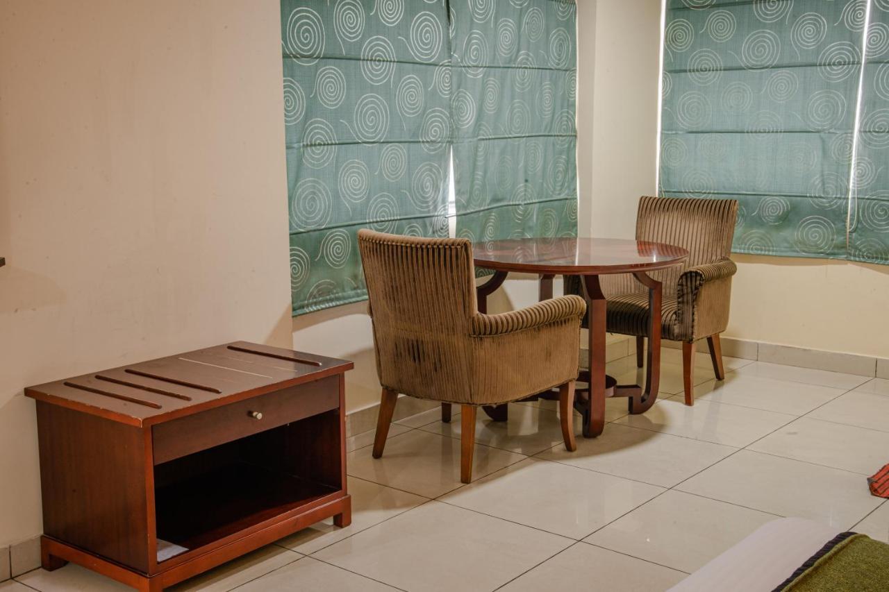 גווהטי Hotel Gateway Grandeur מראה חיצוני תמונה