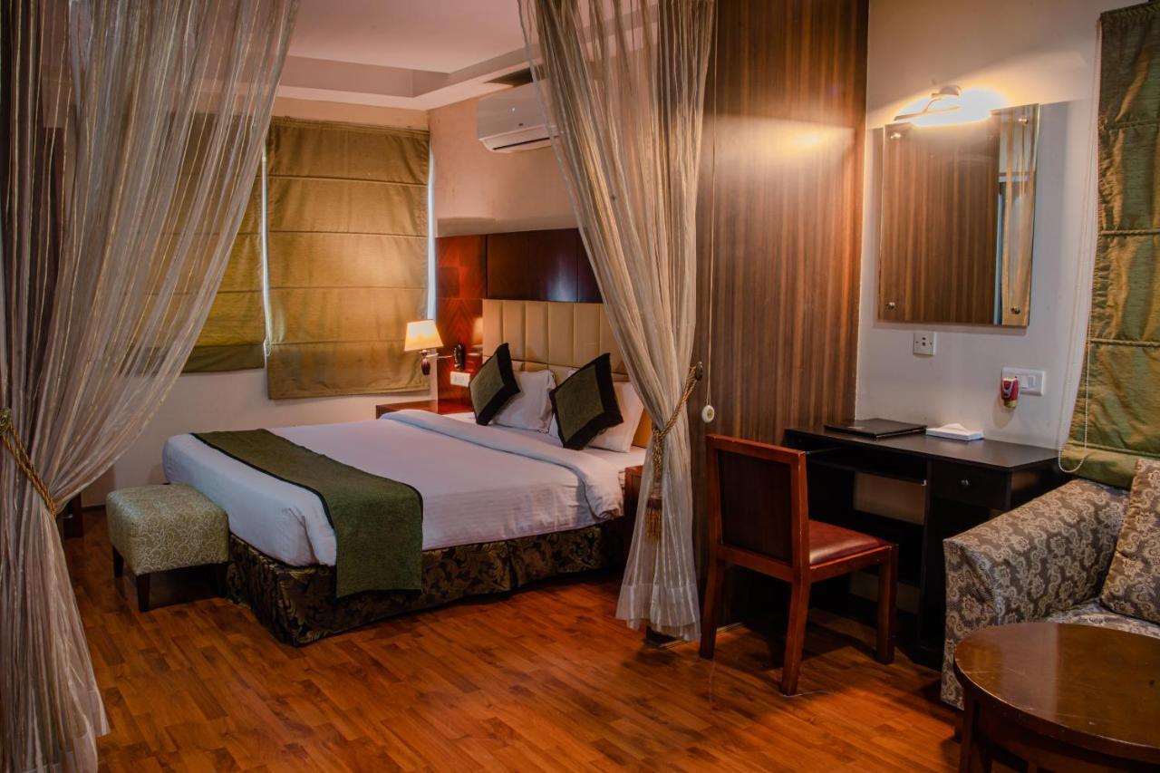 גווהטי Hotel Gateway Grandeur מראה חיצוני תמונה