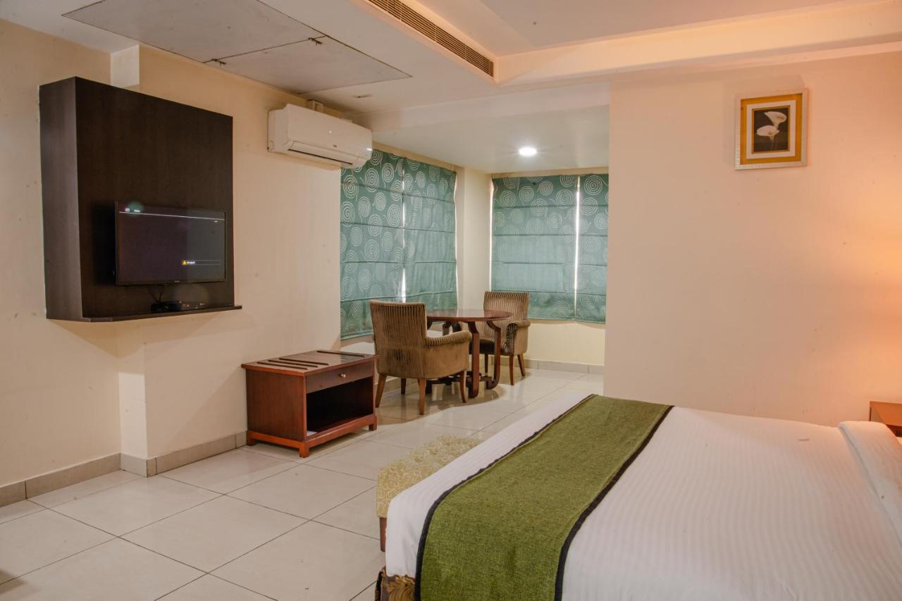 גווהטי Hotel Gateway Grandeur מראה חיצוני תמונה