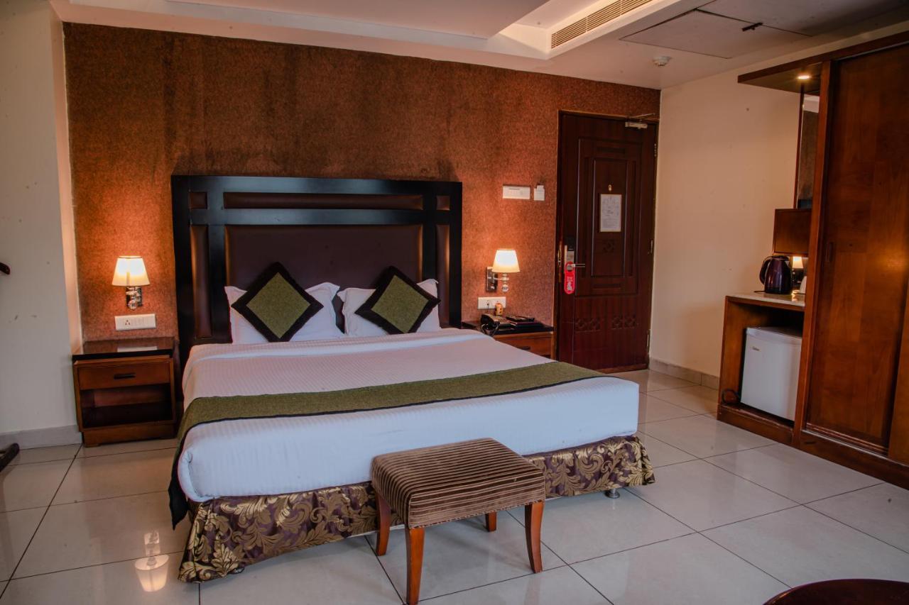 גווהטי Hotel Gateway Grandeur מראה חיצוני תמונה