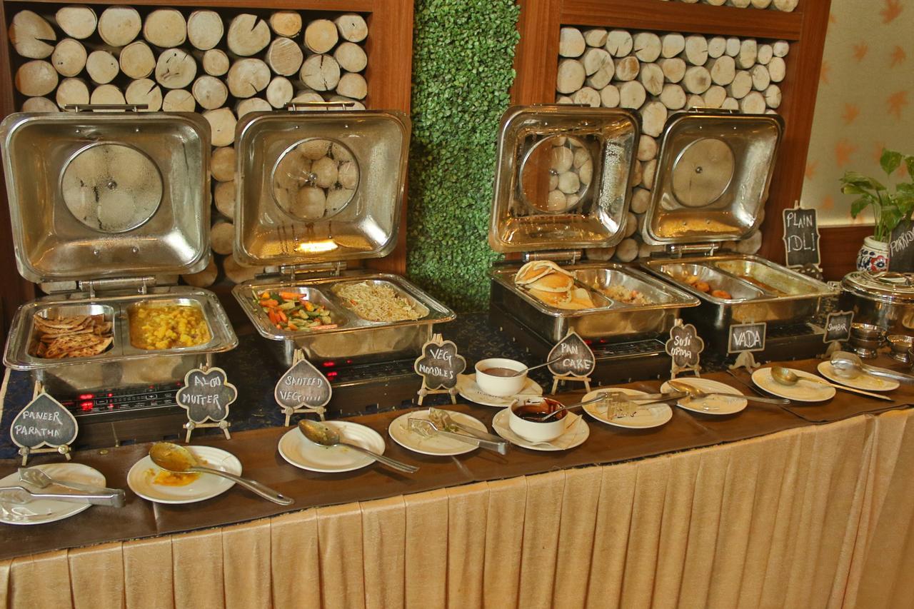 גווהטי Hotel Gateway Grandeur מראה חיצוני תמונה